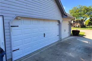 1070 Winston Ln, Tipp City, OH 45371 - Photo 13
