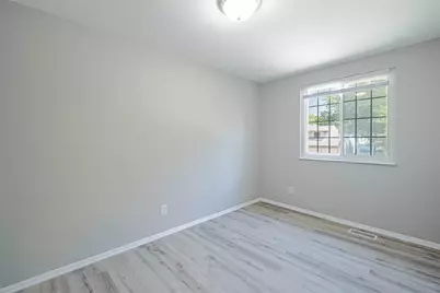 3636 Charlotte Mill Drive, West Carrollton, OH 45439 - Photo 13