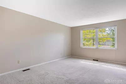 7072 Cliffstone Drive, Huber Heights, OH 45424 - Photo 5