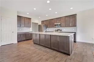 10312 Tice St, Washington Twp, OH 45458 - Photo 5