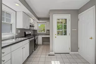 300 Wiltshire Blvd, Oakwood, OH 45419 - Photo 15
