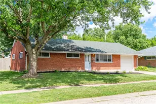 5415 Mangold Dr, Huber Heights, OH 45424 - Photo 3