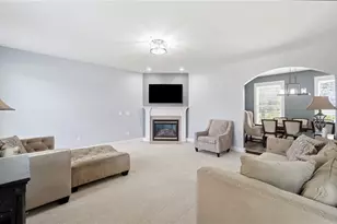 654 Beechwood Dr, Tipp City, OH 45371 - Photo 7