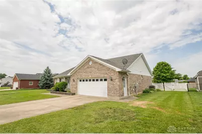 129 Honeysuckle Way, Eaton, OH 45320 - Photo 5