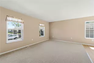 956 Patriot Square Dr, Washington Twp, OH 45459 - Photo 9