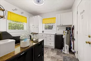 1610 Troy Rd, German Twp, OH 45504 - Photo 21