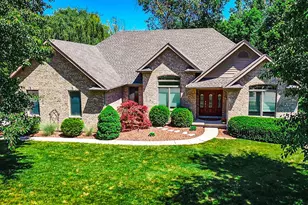 1271 Oakleaf Dr, Beavercreek, OH 45434 - Photo 1