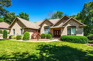 1271 Oakleaf Dr, Beavercreek, OH 45434 - Photo 3