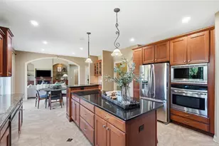 10540 Wallingsford Cir, Washington Twp, OH 45458 - Photo 15