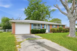 7137 Castlecrest Dr, Huber Heights, OH 45424 - Photo 3