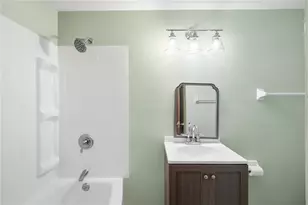 7137 Castlecrest Dr, Huber Heights, OH 45424 - Photo 23