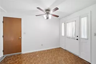 7137 Castlecrest Dr, Huber Heights, OH 45424 - Photo 9