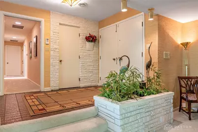6042 Mad River Road, Washington Twp, OH 45459 - Photo 5