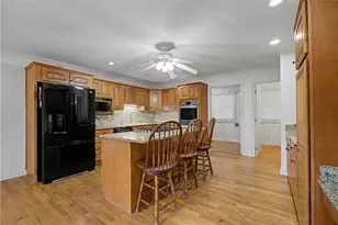 1805 Andrea Cir, Beavercreek, OH 45432 - Photo 17