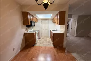 9765 Centerville Creek Ln, Washington Twp, OH 45458 - Photo 11