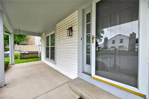 2070 Foxknoll Dr, Centerville, OH 45458 - Photo 5
