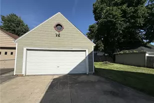 215 Aberdeen Dr, Middletown, OH 45042 - Photo 3
