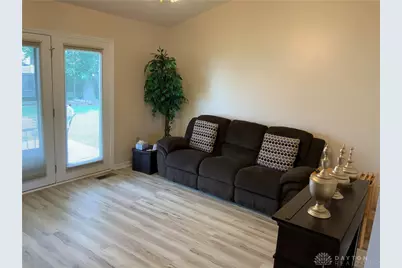 807 Plover Lane, Englewood, OH 45315 - Photo 7