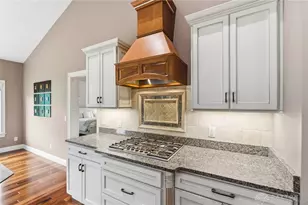 8010 Country Brook Ct, Clearcreek Twp, OH 45066 - Photo 9