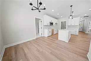 10015 Charlotte Ct, Washington Twp, OH 45458 - Photo 5