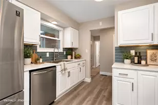 6006 Hyacinth Ct, Miami Township, OH 45449 - Photo 9