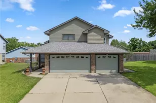 6840 Coronado Cir, Huber Heights, OH 45424 - Photo 1