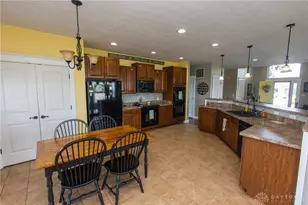 5010 Dayflower Dr, Huber Heights, OH 45371 - Photo 9