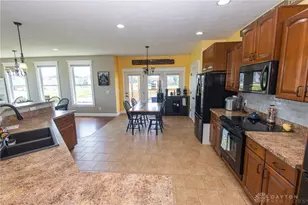 5010 Dayflower Dr, Huber Heights, OH 45371 - Photo 7