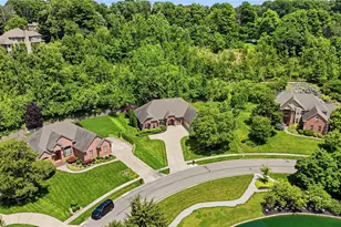 1529 Clear Brook Dr, Sugarcreek Twp, OH 45440 - Photo 3