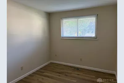 6537 Highbury Road, Huber Heights, OH 45424 - Photo 9