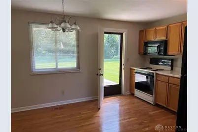 6537 Highbury Road, Huber Heights, OH 45424 - Photo 5