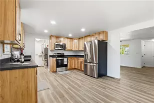 4877 Fishburg Rd, Huber Heights, OH 45424 - Photo 15