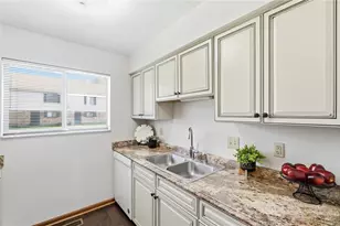 7845 Betsy Ross Cir, Washington Twp, OH 45459 - Photo 17