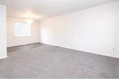 5107 Elyria Lane, Trotwood, OH 45406 - Photo 9