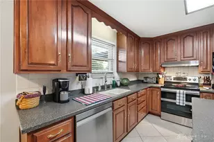 3695 Meadowcourt Dr, Beavercreek, OH 45431 - Photo 13