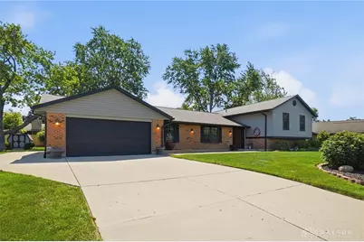 3695 Meadowcourt Drive, Beavercreek, OH 45431 - Photo 3