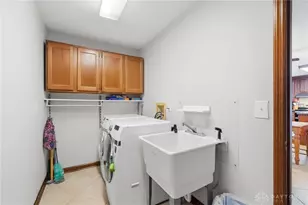 3695 Meadowcourt Dr, Beavercreek, OH 45431 - Photo 17