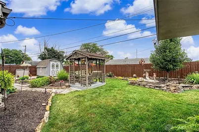 2213 Norway Drive, West Carrollton, OH 45439 - Photo 9