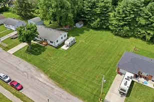 1801 Beacon St, Springfield Twp, OH 45505 - Photo 3