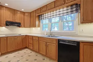 1089 Forest Dr, Beavercreek, OH 45434 - Photo 9