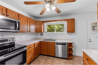 537 Lewis Drive, Fairborn, OH 45324 - Photo 15