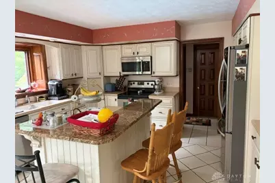 2045 Canterbury Court, Troy, OH 45373 - Photo 7