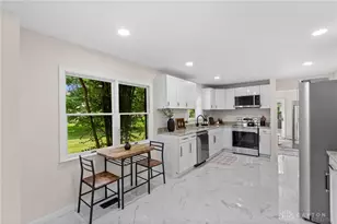 7826 Deerhurst Pl, Maineville, OH 45039 - Photo 11