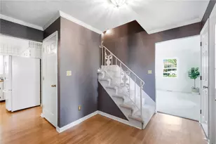 316 Beacon Ct, Washington Twp, OH 45458 - Photo 9