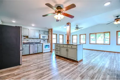 7240 Stonehurst Drive, Huber Heights, OH 45424 - Photo 7
