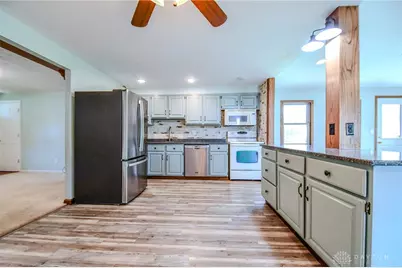 7240 Stonehurst Drive, Huber Heights, OH 45424 - Photo 11