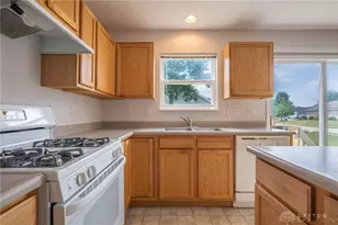 6643 Morrell Dr, Huber Heights, OH 45424 - Photo 11