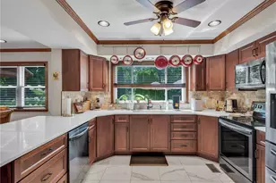 9320 Streamview Ct, Washington Twp, OH 45458 - Photo 3