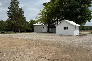 519 N Snyder Rd, Dayton, OH 45417 - Photo 11