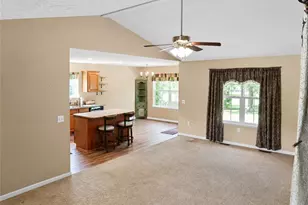 638 Willow Point Ct, Troy, OH 45373 - Photo 5